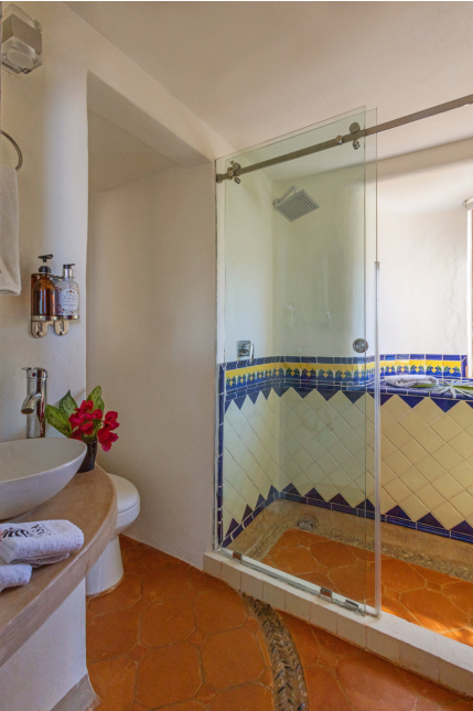 Off suite bathroom for Room 3